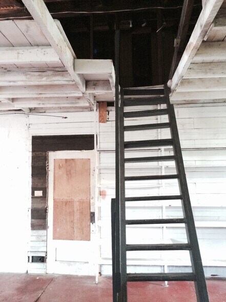 More Photos Of 526 Main St, Avon By The Sea Office Residential For Lease