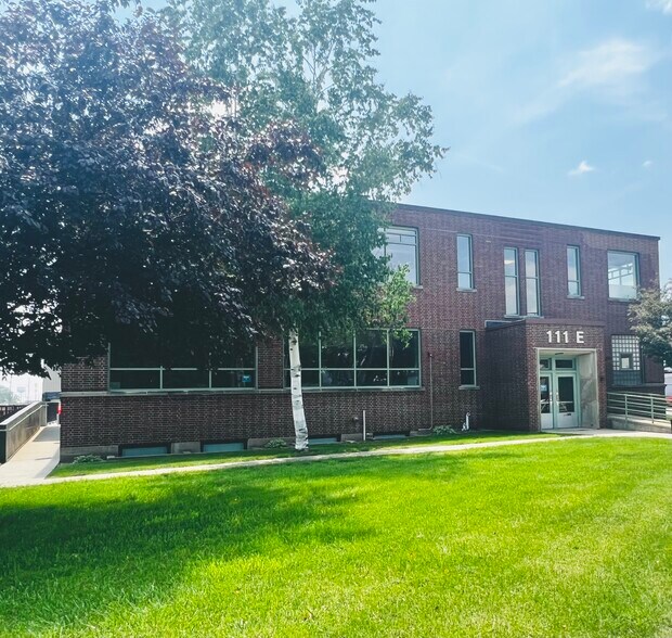 More Photos Of 111 E Burnett St, Beaver Dam Manufacturing For Lease