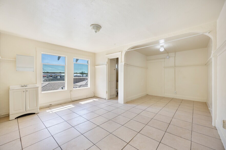 More Photos Of 521 S Union Ave, Los Angeles Apartments For Sale