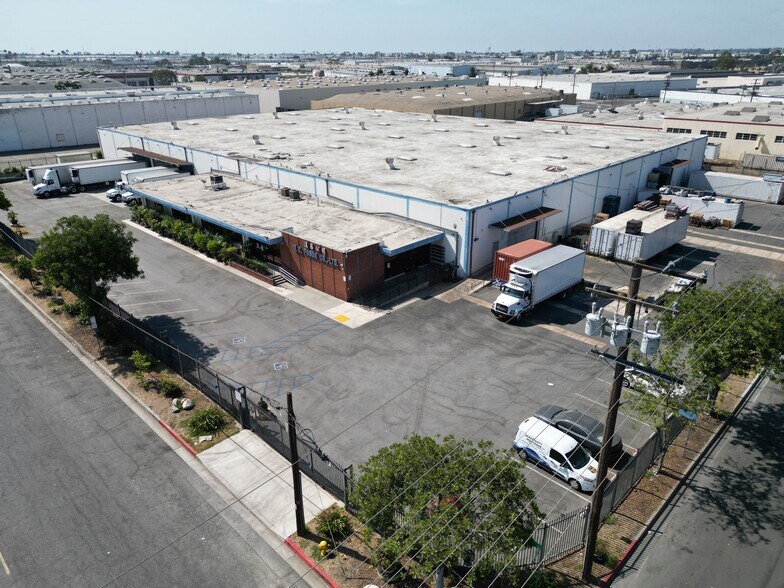 Primary Photo Of 6408-6414 Gayhart St, Commerce Warehouse For Sale