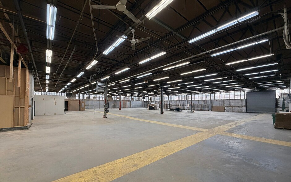 More Photos Of 150 N Macquesten Pky, Mount Vernon Warehouse For Lease