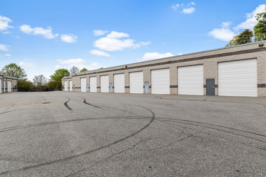 More Photos Of 295 Cayuga Dr, Mooresville Industrial For Sale