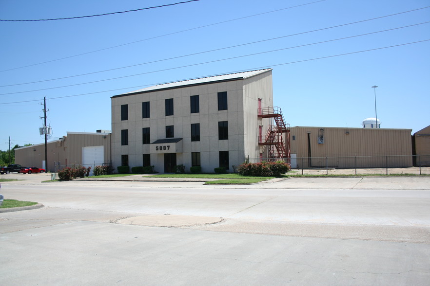 Primary Photo Of 5007 E 3rd St, Katy Warehouse For Lease