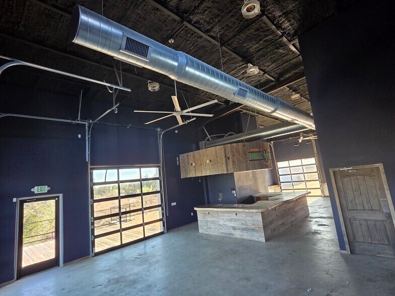 More Photos Of 231 Frog Pond Ln, Dripping Springs General Retail For Sale