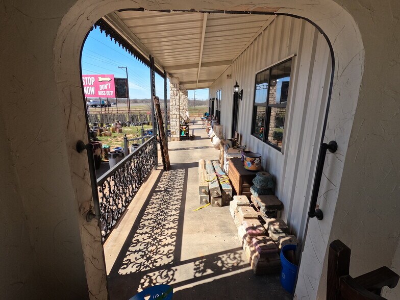 More Photos Of 3916 US Highway 287 N, Henrietta Storefront For Sale