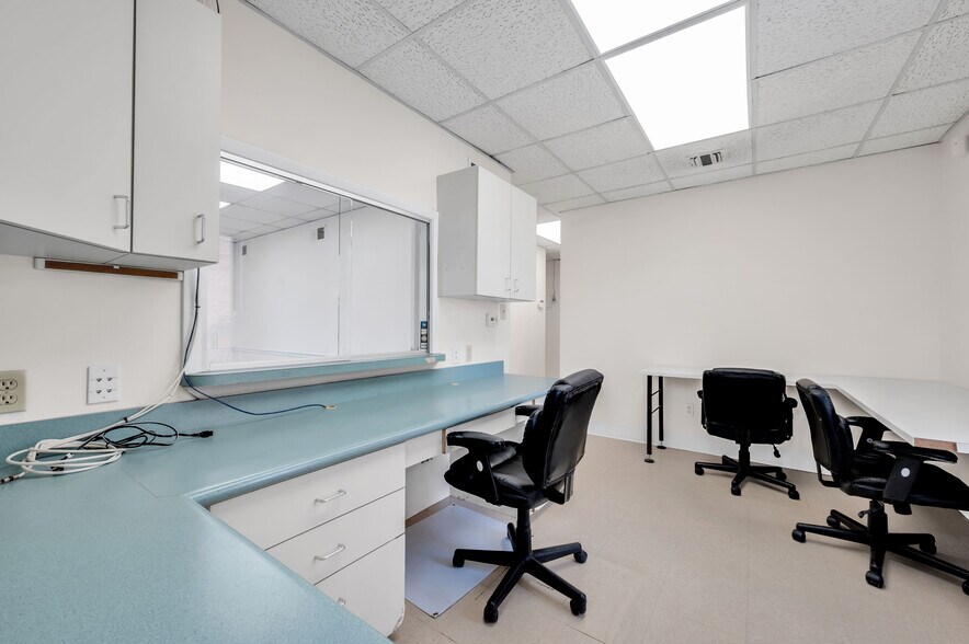 More Photos Of 102-104 S Main St, Manville Office Residential For Lease