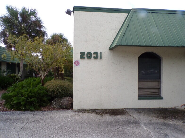 More Photos Of 2031 E Edgewood Dr, Lakeland Office For Lease