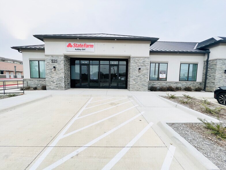More Photos Of 525 Shiloh Rd, Plano Medical For Lease