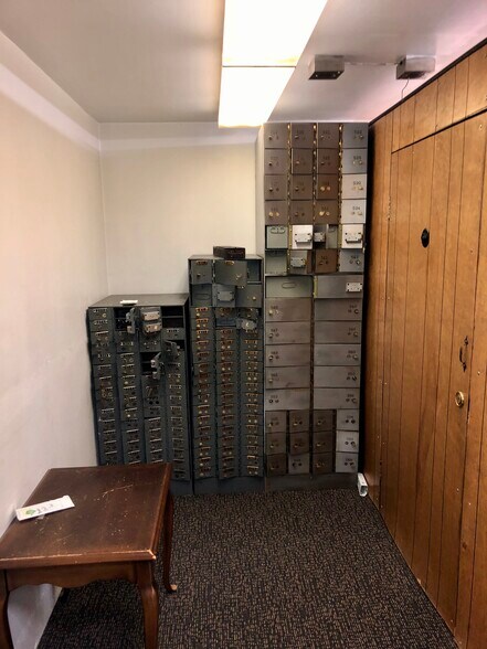 More Photos Of 124 S Main St, Ridgely Bank For Sale