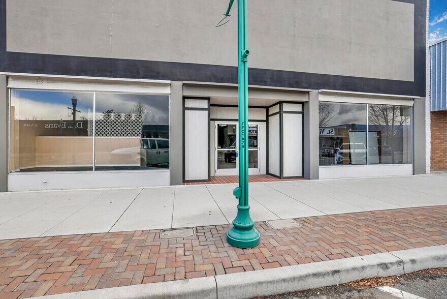 More Photos Of 233 Main Ave E, Twin Falls Storefront For Sale