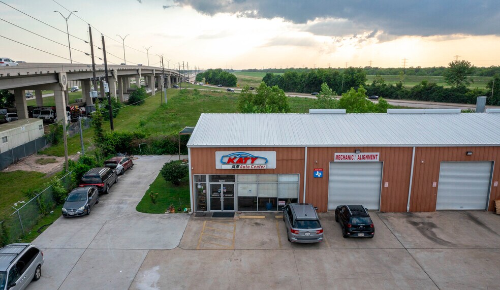 More Photos Of 17306 Alief Clodine Rd, Richmond Auto Repair For Sale