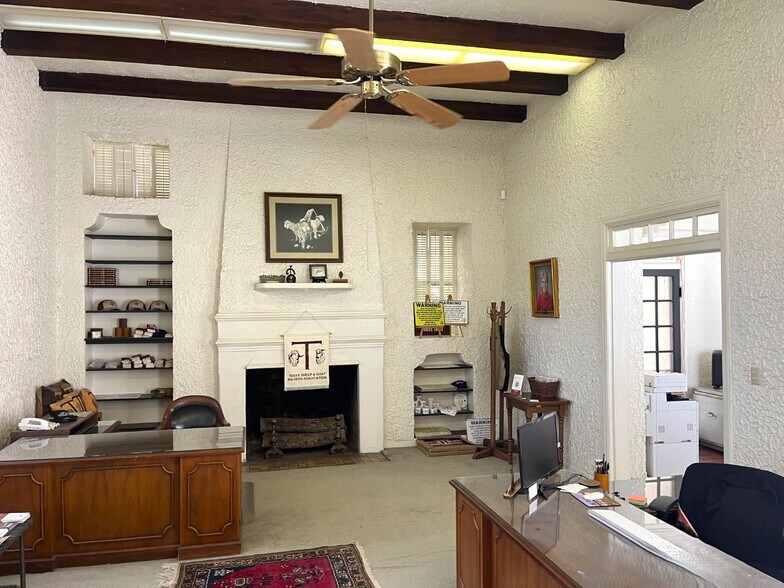 More Photos Of 233 W Twohig Ave, San Angelo Office For Sale