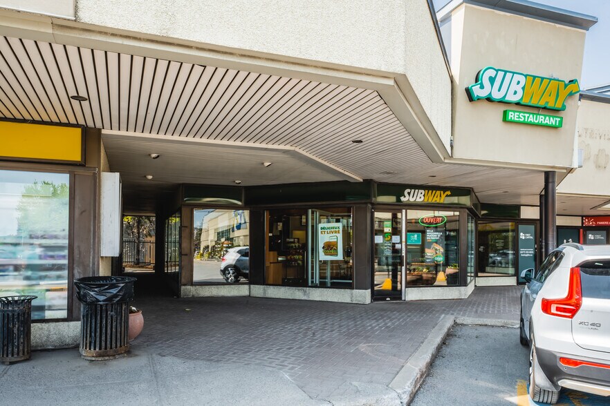 More Photos Of 1895 Boul René-Laennec, Laval General Retail For Lease