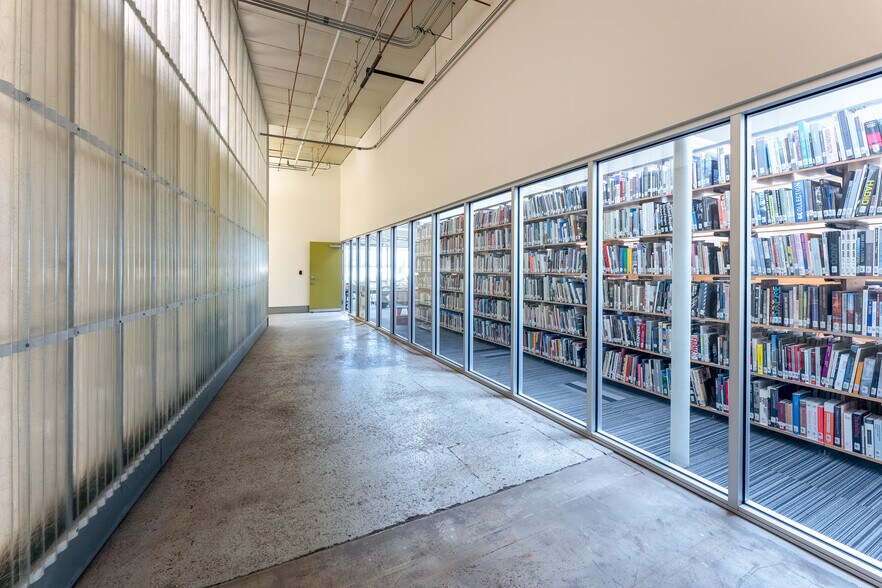 More Photos Of 2212 Main St, San Diego Industrial For Lease