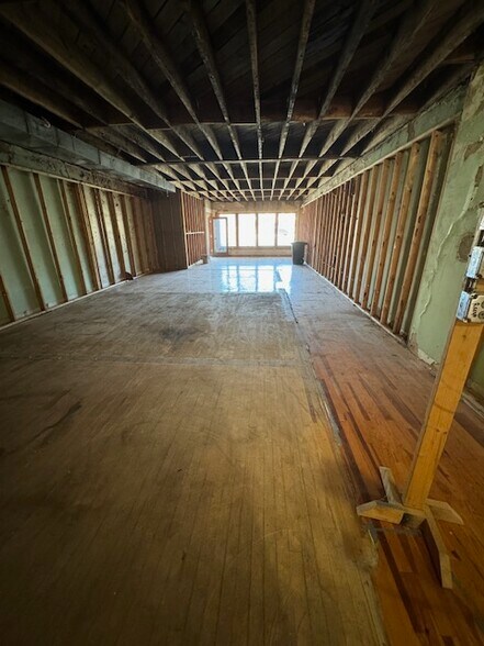 More Photos Of 6 Airline St, Belmont Freestanding For Lease