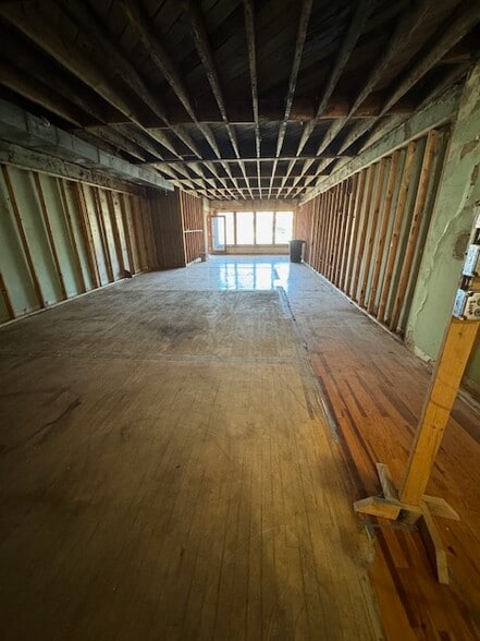 More Photos Of 6 Airline St, Belmont Freestanding For Lease