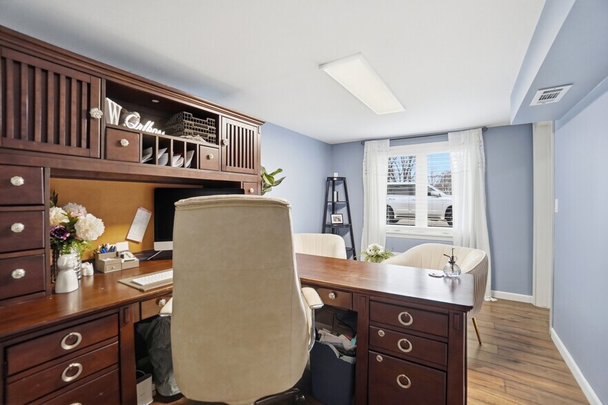 More Photos Of 175 W Franklin St, Centerville Storefront Retail Office For Sale