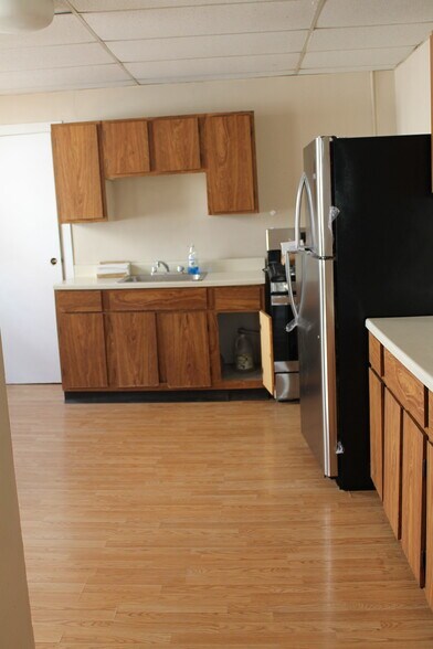 More Photos Of 12 Park Pl, Hudson Storefront Retail Residential For Lease