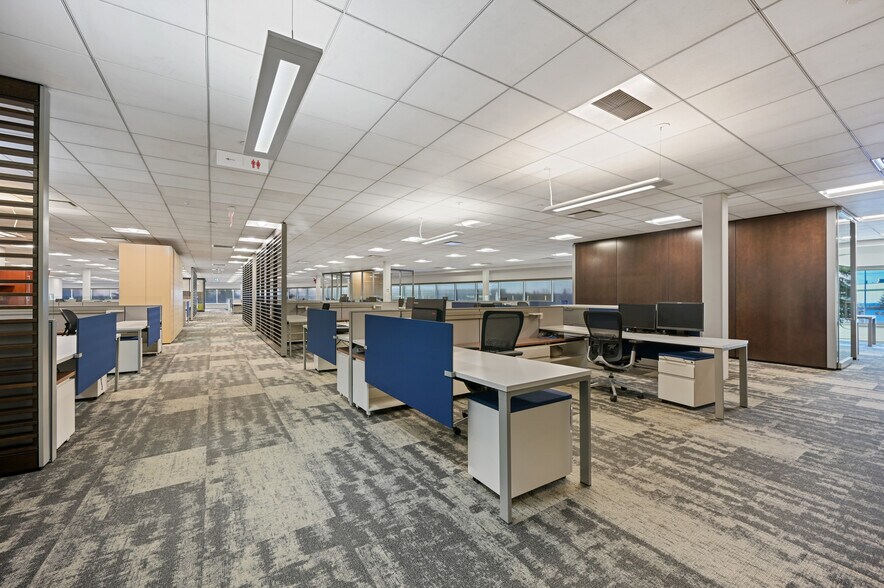 More Photos Of 2-10 Smed Ln SE, Calgary Distribution For Lease