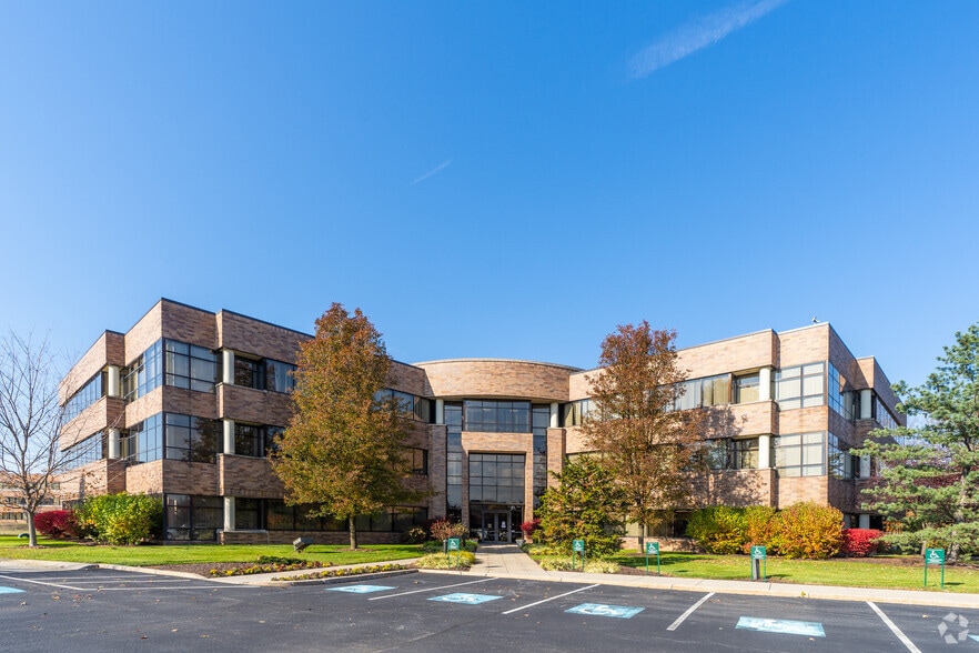 Primary Photo Of 1495 Valley Center Pky, Bethlehem Office For Lease