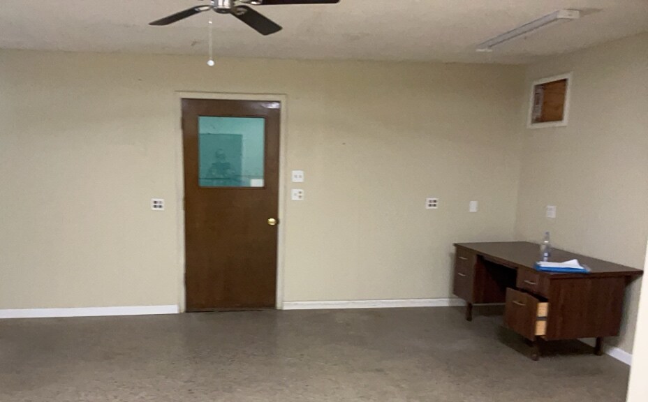 More Photos Of 760 Waugh Ln, Ukiah Warehouse For Lease