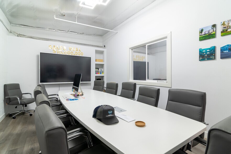 More Photos Of 11800 Vose St, North Hollywood Warehouse For Lease