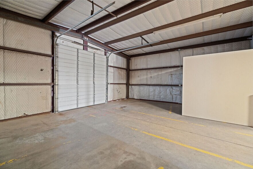 More Photos Of 2769 N Frankford Ave, Lubbock Warehouse For Sale