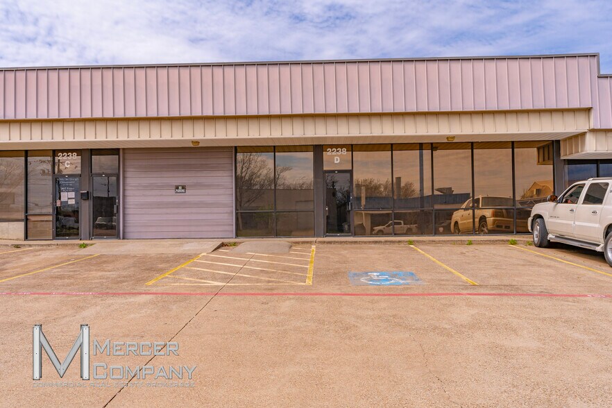 More Photos Of 2238 Michigan Ave, Arlington Unknown For Lease