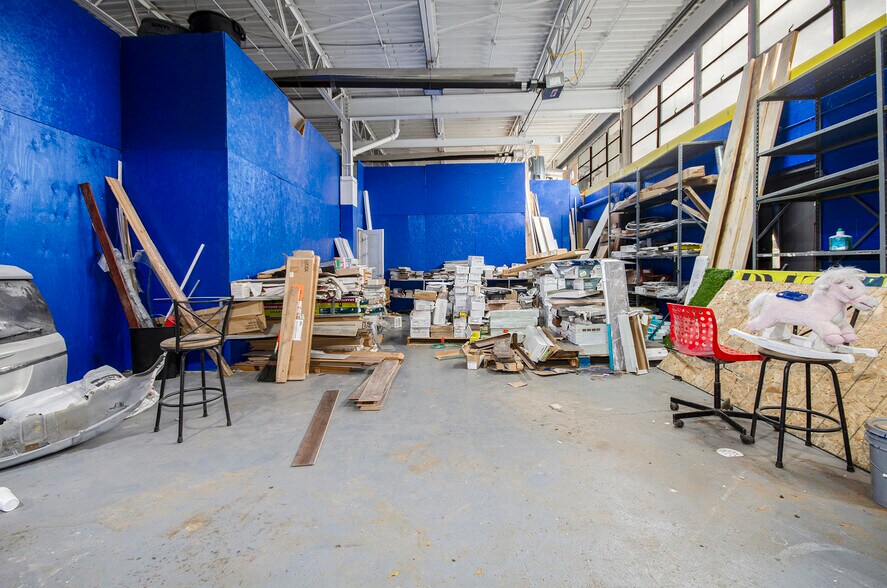 More Photos Of 25315 Kean St, Dearborn Industrial For Lease