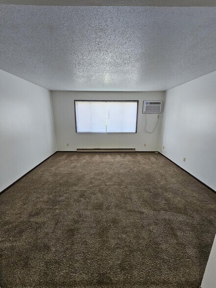 More Photos Of 115 S 5th Ave W, Newton Apartments For Sale