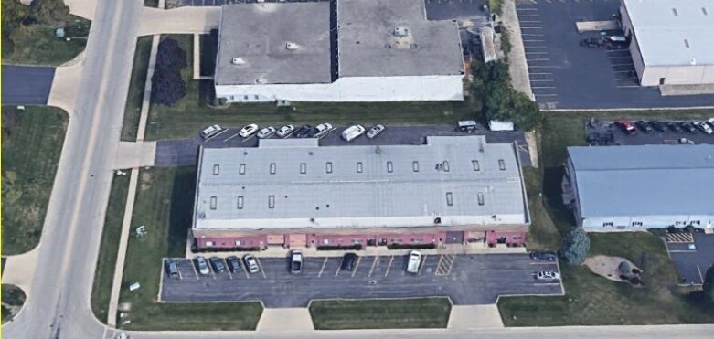 More Photos Of 695 Sundown Rd, South Elgin Warehouse For Lease