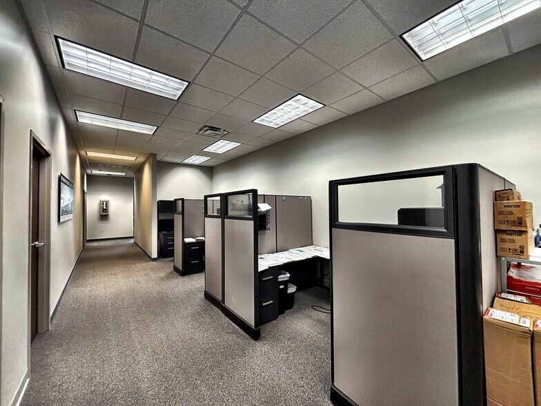 More Photos Of 6400 Peake Rd, Macon-Bibb Office For Sale