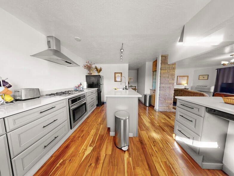 More Photos Of US 163 & San Juan River, Mexican Hat Hospitality For Sale