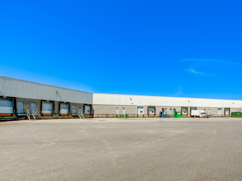 More Photos Of 1520-1660 Av 55E, Montréal Warehouse For Lease