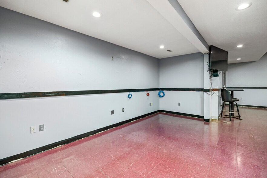 More Photos Of 8741 W Ridge Rd, Elyria General Retail For Sale