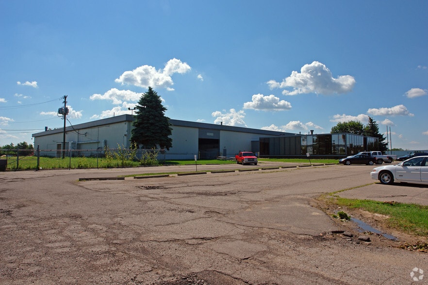 More Photos Of 1020 Doris Rd, Auburn Hills Warehouse For Sale