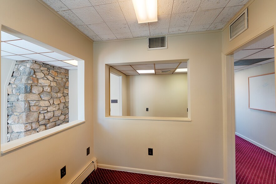 More Photos Of 105 Gleneida Ave, Carmel Office For Sale