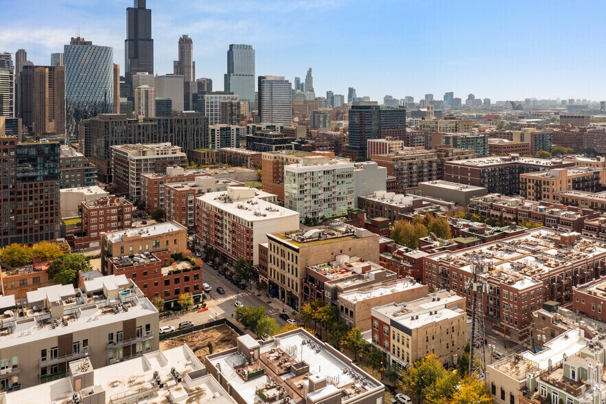 More Photos Of 1027-1031 W Madison St, Chicago Loft Creative Space For Lease