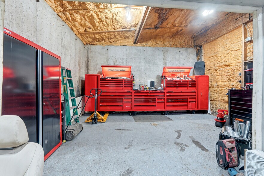 More Photos Of 622 Blue Horizon Dr, Morgantown Auto Repair For Sale