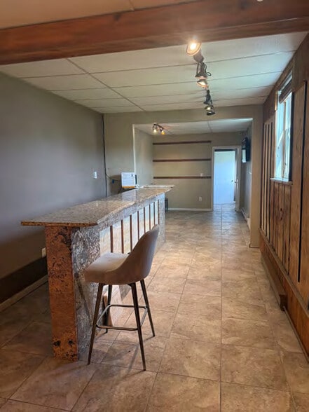 More Photos Of 569 Furnace Hills Pike, Lititz Warehouse For Lease