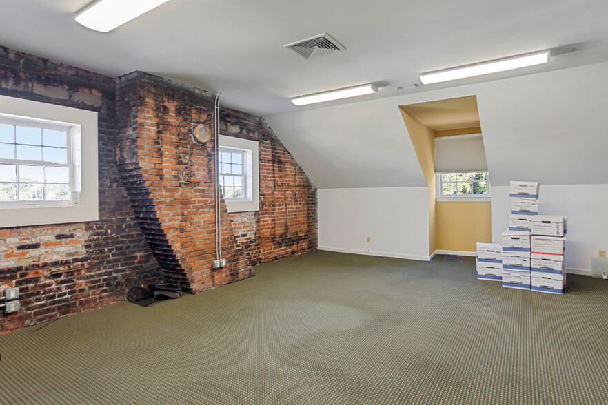 More Photos Of 1719 Abercorn St, Savannah Office Residential For Sale