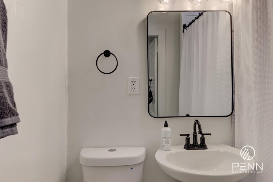 More Photos Of 2033 Young Ave, Memphis Multifamily For Sale