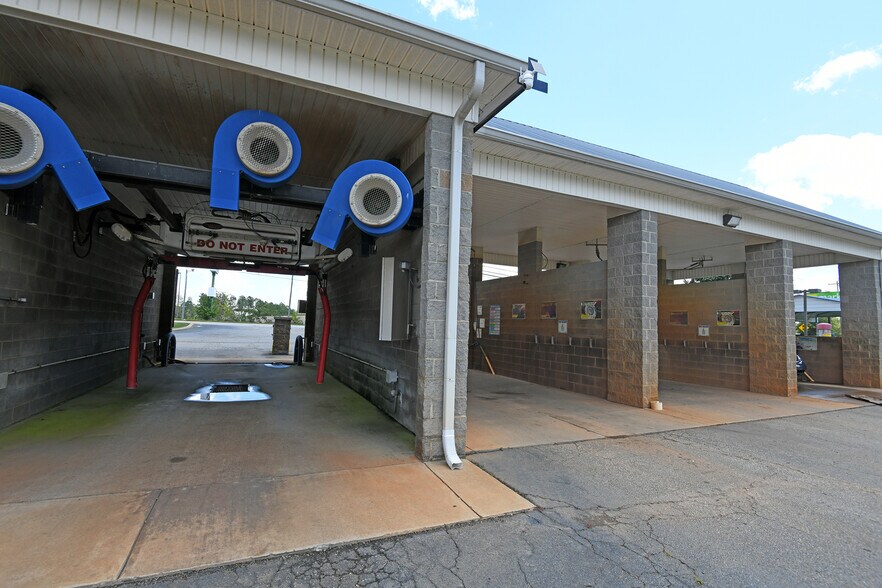 More Photos Of 2534 US 25, Greenwood Carwash For Sale