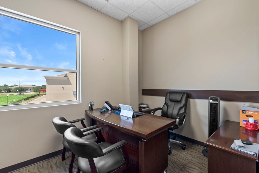 More Photos Of 7790 W Grand Pky, Richmond Medical For Lease