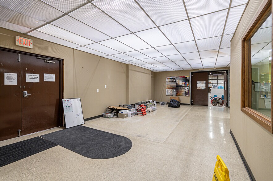 More Photos Of 218 2nd St, Coralville Flex For Sale