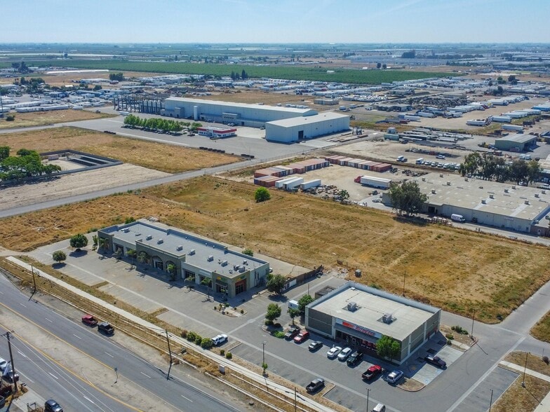 More Photos Of 2621 S Chestnut Ave, Fresno Freestanding For Sale