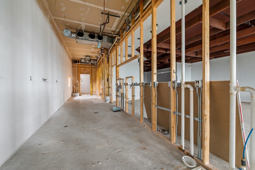 More Photos Of 5955 Mt Rushmore Rd, Rapid City Storefront Retail Office For Sale