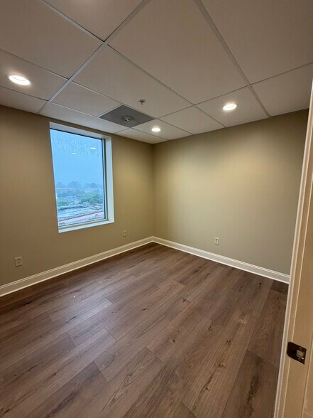 More Photos Of 327 Main St, Greenwood Office For Lease