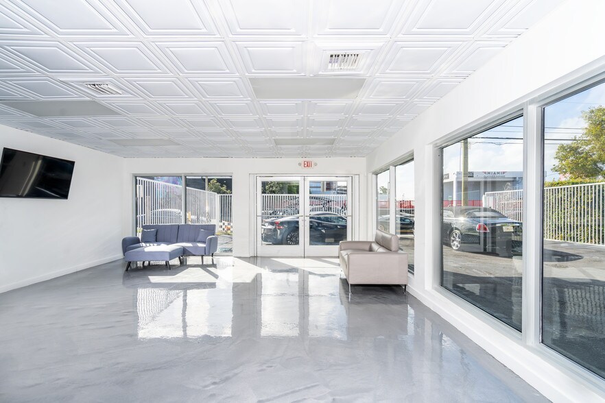 More Photos Of 535 NW 29th St, Miami Warehouse For Sale