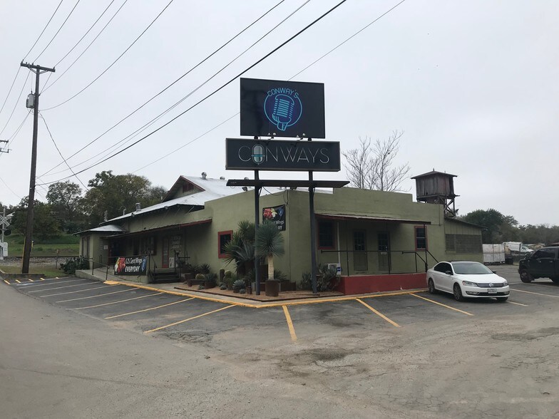 Primary Photo Of 262 West Jahn St, New Braunfels Restaurant For Lease